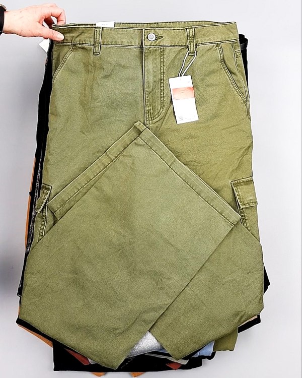 Фотография  242 - Брюки женские лето C&A 025#10 кг, ЛОТ №7893 оптом в Магадане и Магаданской области