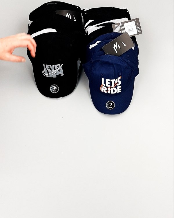 Фотография  523 - Кепки детские CAN 084#5 кг, ЛОТ №7965 оптом в Магадане и Магаданской области