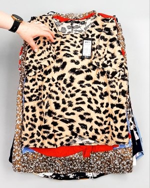 Фотография  897 - Блузки Bestseller 44#5 кг, ЛОТ №8026 оптом в Магадане и Магаданской области