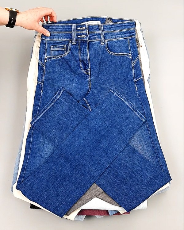 Фотография  560 - Джинсы NEXT Women#10 кг, ЛОТ №8034 оптом в Магадане и Магаданской области