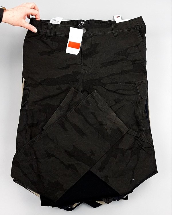 Фотография  570 - Брюки мужские зима C&A 025#10 кг, ЛОТ №7913 оптом в Магадане и Магаданской области