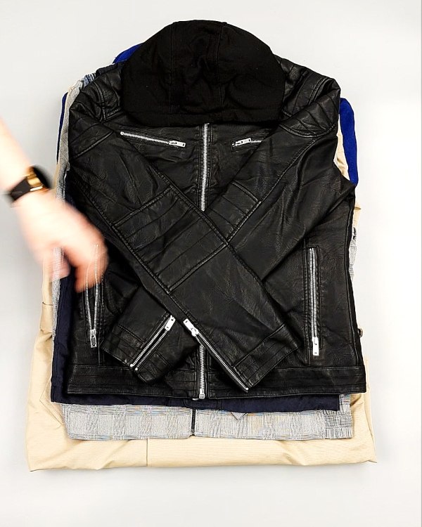 Фотография  667 - Ветровки м/ж C&A 025#10 кг, ЛОТ №7864 оптом в Магадане и Магаданской области