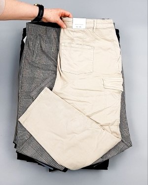 Фотография  585 - Брюки женские лето C&A 025#10 кг, ЛОТ №7895 оптом в Магадане и Магаданской области