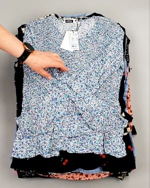 Фотография  936 - Блузки Bestseller 44#5 кг оптом в Магадане и Магаданской области