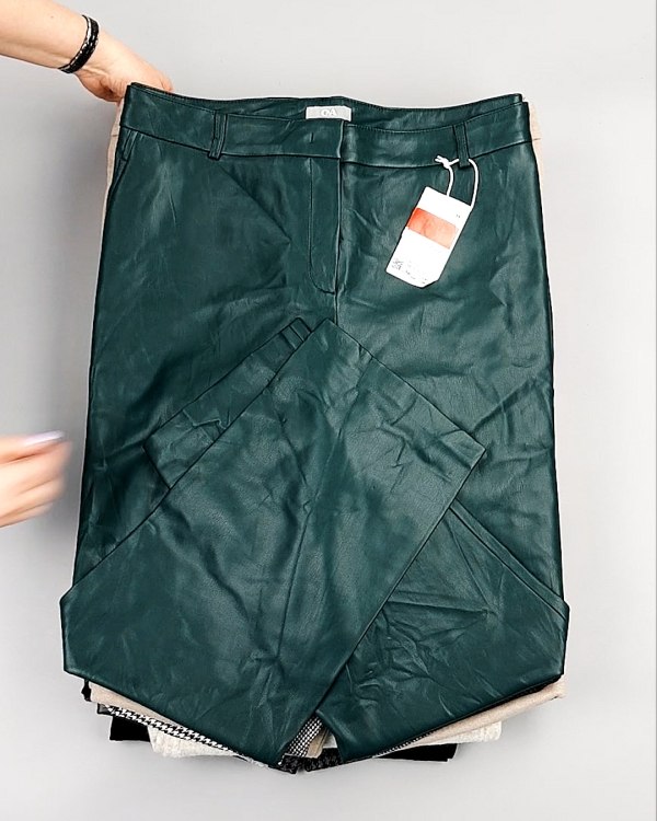 Фотография  149 - Брюки женские зима C&A 025#10 кг, ЛОТ №7911 оптом в Магадане и Магаданской области