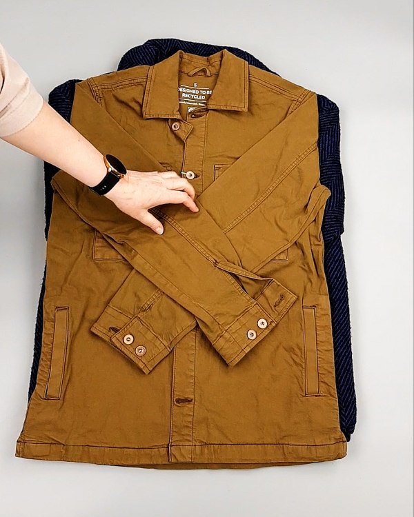 Фотография  240 - Ветровки м/ж C&A 025#10 кг, ЛОТ №7863 оптом в Магадане и Магаданской области