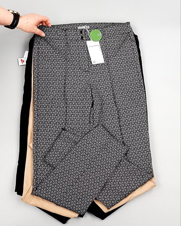 Фотография  131 - Брюки женские лето C&A 025#10 кг, ЛОТ №7892 оптом в Магадане и Магаданской области