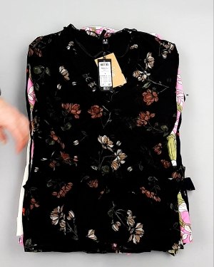 Фотография  129 - Блузки Bestseller 44#5 кг оптом в Магадане и Магаданской области