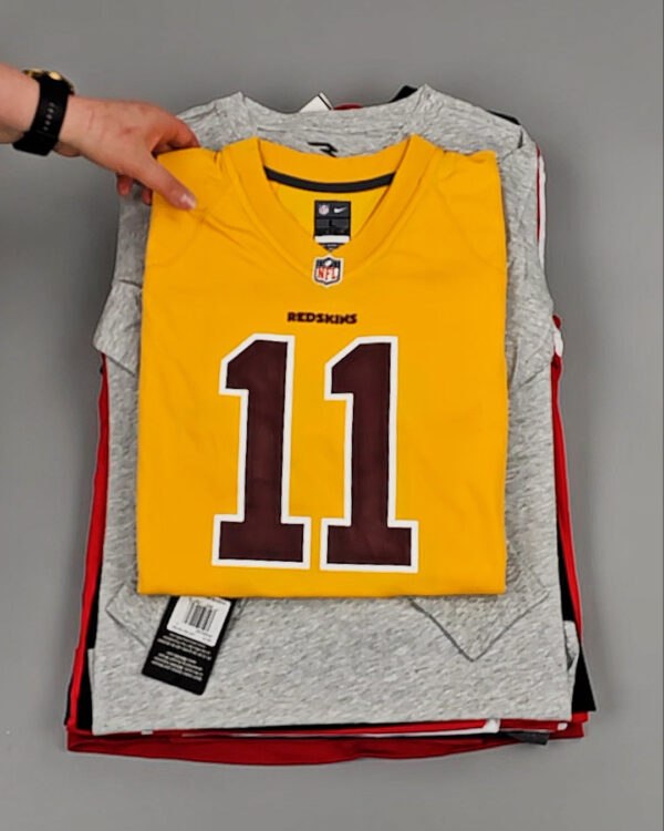 Фотография  500 - KIDS NIKE CAN 084#5 кг, ЛОТ №8502 оптом в Магадане и Магаданской области