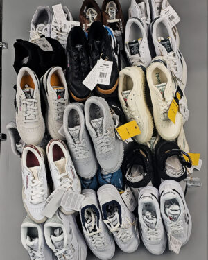 Купить Кроссовки Reebok#23 шт, ЛОТ №8896 оптом в Магадане и Магаданской области