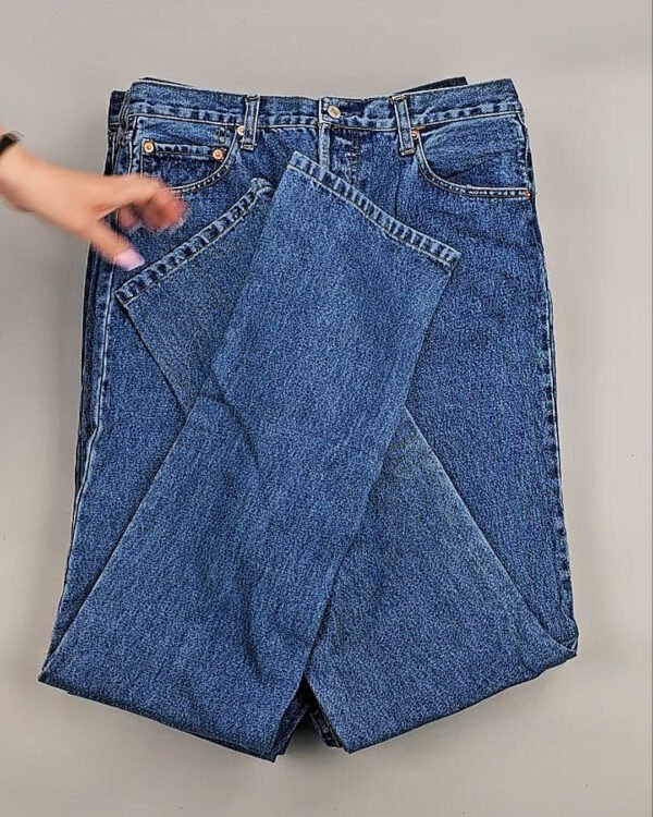 Фотография  357 - Джинсы LEVIS муж #6,2 кг, ЛОТ №8758 оптом в Магадане и Магаданской области