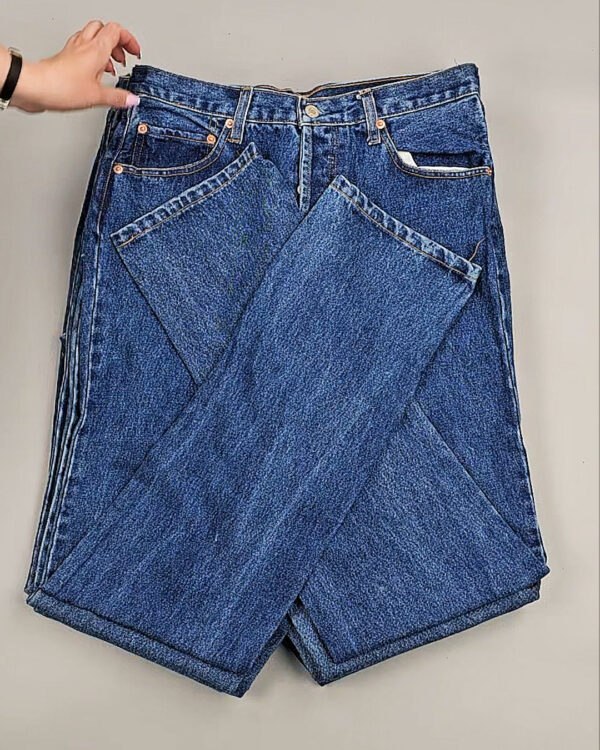 Фотография  479 - Джинсы LEVIS муж #6,3 кг, ЛОТ №8759 оптом в Магадане и Магаданской области