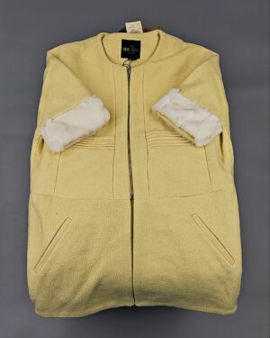 Купить Верхняя одежда Корея 085#15 кг, ЛОТ № СТ-9249 оптом в Магадане и Магаданской области