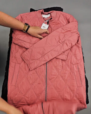 Фотография  530 - Верхняя одежда VILA#10 кг оптом в Магадане и Магаданской области