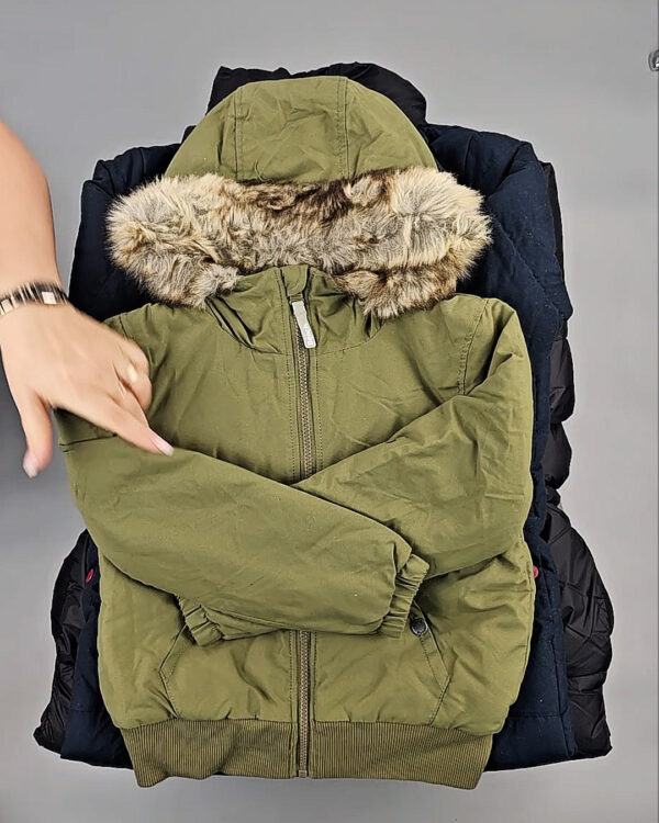 Фотография  391 - Верхняя одежда СТОК дети 065#10 кг, ЛОТ СТ-9343 оптом в Магадане и Магаданской области