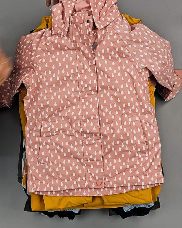 Фотография  669 - Верхняя одежда TCM kids 074#7 кг оптом в Магадане и Магаданской области