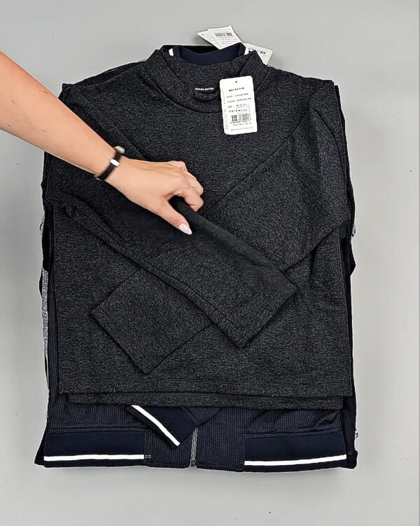 Фотография  972 - Толстовки Корея 085#7,4 кг, ЛОТ СТ-9235 оптом в Магадане и Магаданской области