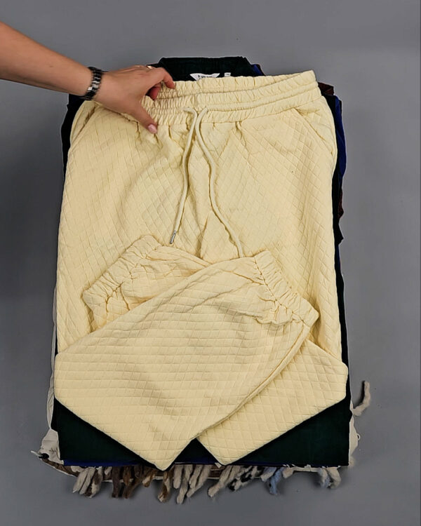 Фотография  910 - B.YOUNG Winter mix 104#15 кг, ЛОТ СТ-9196 оптом в Магадане и Магаданской области