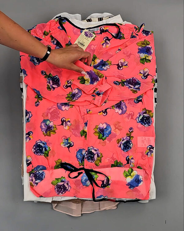 Фотография  529 - Блузки Корея 085#5 кг оптом в Магадане и Магаданской области