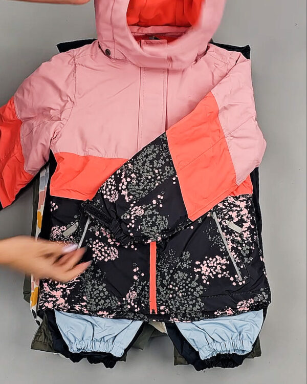 Фотография  361 - Верхняя одежда TCM kids 074#7 кг оптом в Магадане и Магаданской области