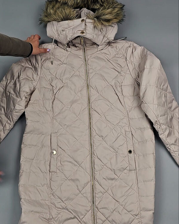 Фотография  848 - Верхняя одежда женская CAN 104#15 кг, ЛОТ СТ-9350 оптом в Магадане и Магаданской области