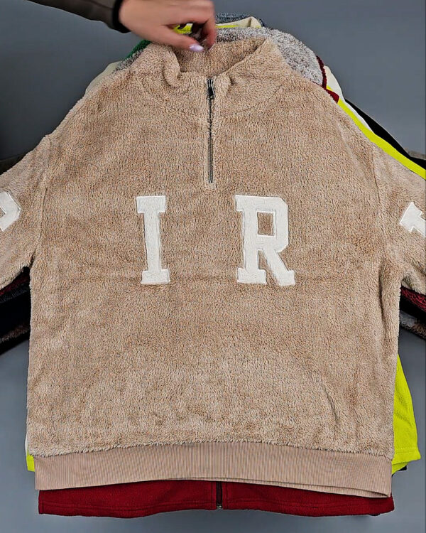 Фотография  249 - Флис#20 кг, ЛОТ № СХ-0176 оптом в Магадане и Магаданской области