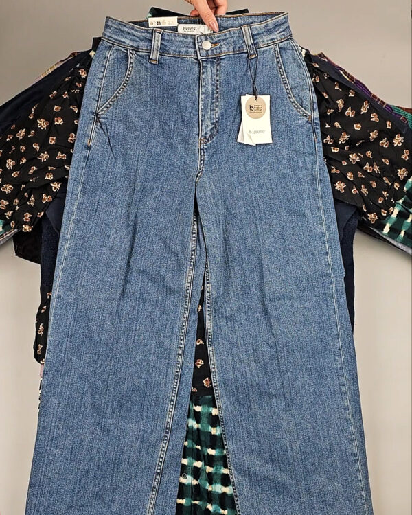 Фотография  338 - B.YOUNG Winter mix 104#15 кг, ЛОТ СТ-9596 оптом в Магадане и Магаданской области