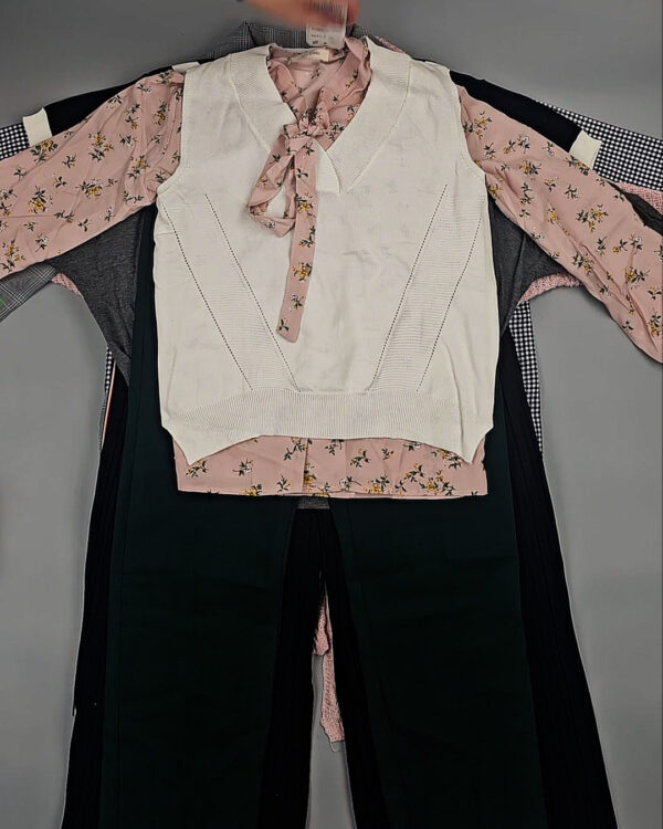 Фотография  602 - Комплекты жен Корея 085#5 кг, ЛОТ СТ-9574 оптом в Магадане и Магаданской области