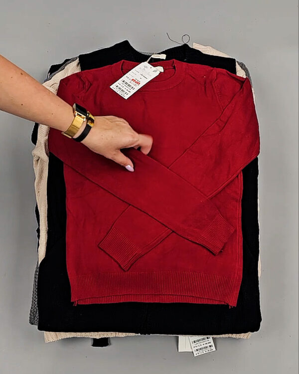 Фотография  940 - Джемпера Корея 085#7 кг, ЛОТ СТ-9415 оптом в Магадане и Магаданской области