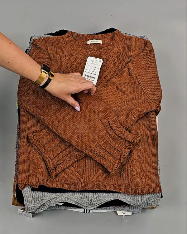 Фотография  902 - Джемпера Корея 085#7 кг, ЛОТ СТ-9412 оптом в Магадане и Магаданской области