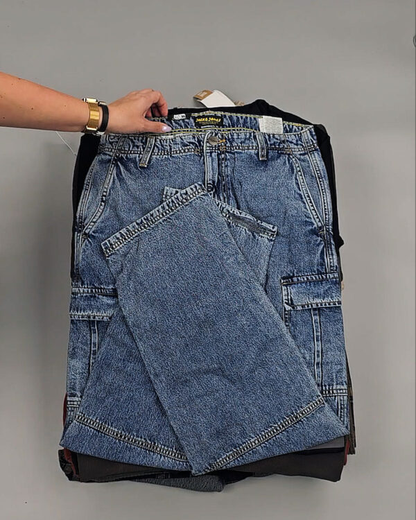 Фотография  679 - JACK JONES Men Winter mix 075#20 кг, ЛОТ № СТ-9446 оптом в Магадане и Магаданской области