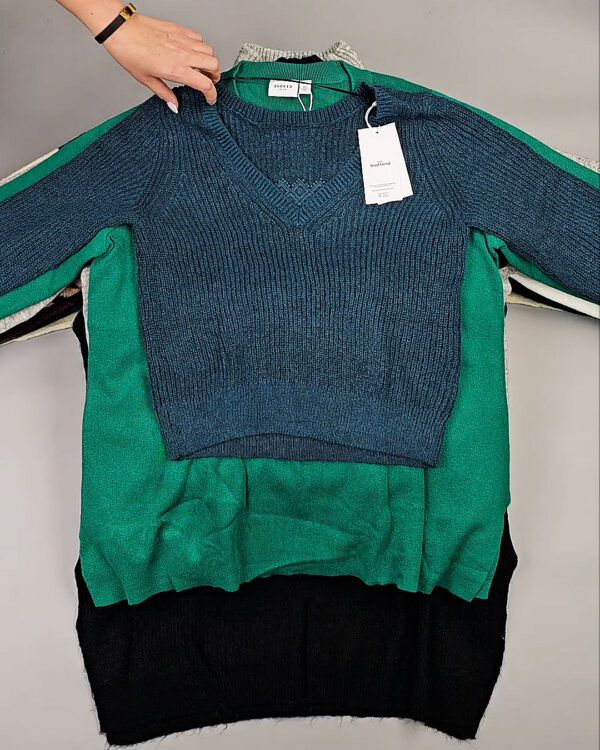 Фотография  235 - Джемпера VILA W 104#7 кг, ЛОТ СТ-9995 оптом в Магадане и Магаданской области