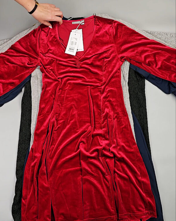 Фотография  574 - Платья Bestseller+DK Winter 035#7 кг, ЛОТ СТ-9999 оптом в Магадане и Магаданской области