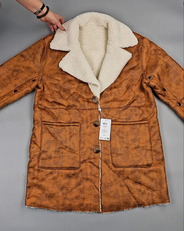 Фотография  922 - Верхняя одежда VILA 104#10 кг оптом в Магадане и Магаданской области