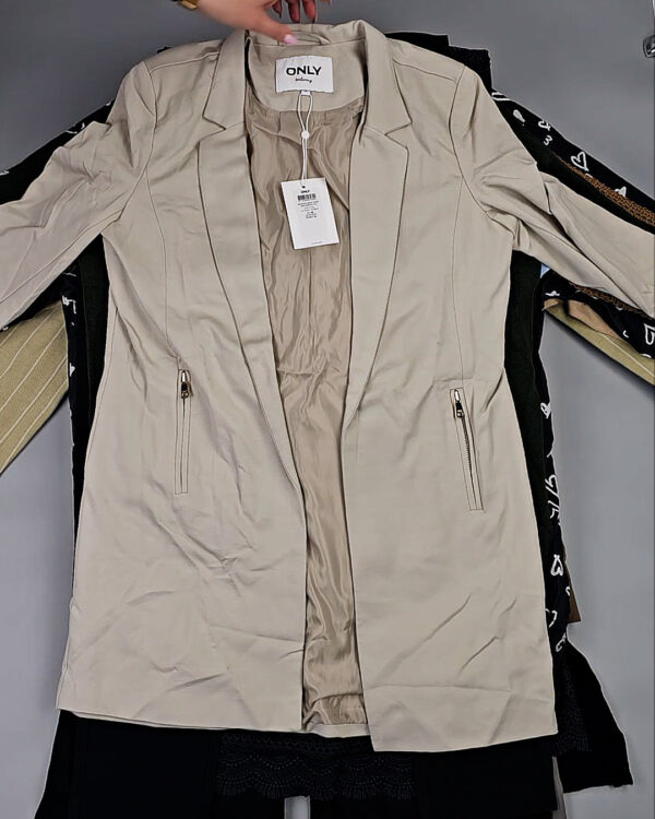 Фотография  566 - ONLY Winter mix 104#15 кг, ЛОТ СТ-9948 оптом в Магадане и Магаданской области