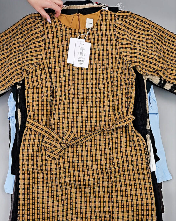 Фотография  132 - DK, Bestseller + Winter mix#15 кг, ЛОТ СТ-9957 оптом в Магадане и Магаданской области