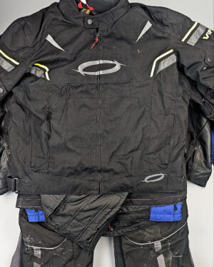 Фотография  710 - МОТО одежда mix БМ#20 кг, ЛОТ СХ-0278 оптом в Магадане и Магаданской области