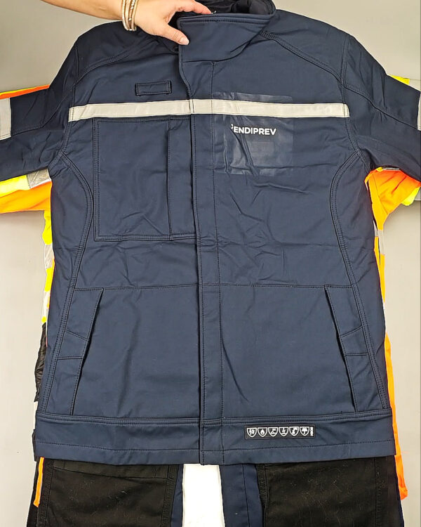 Фотография  936 - Рабочая одежда mix БМ#25 кг, ЛОТ СХ-0266 оптом в Магадане и Магаданской области