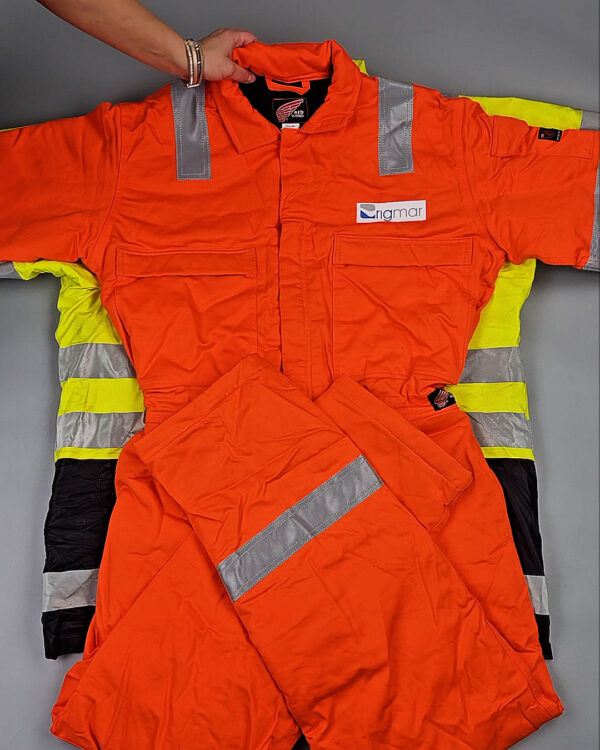 Фотография  311 - Рабочая одежда mix БМ#25 кг, ЛОТ СХ-0266 оптом в Магадане и Магаданской области